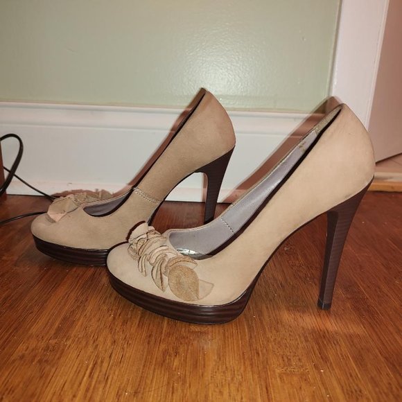 Shoes - Picture 2 of 2